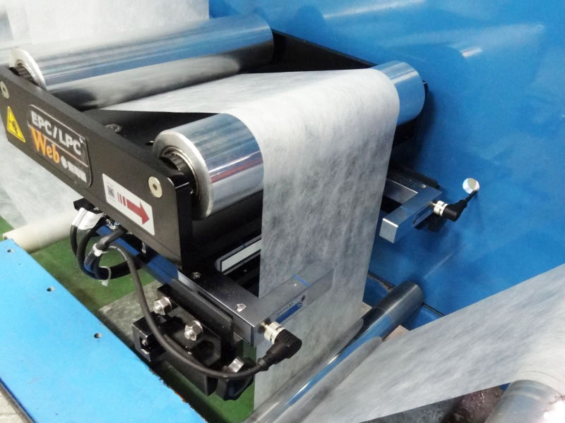 纸尿布生产设备应用